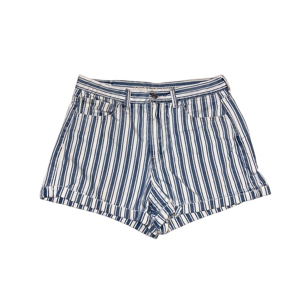 Shorts - Picture 1 of 4